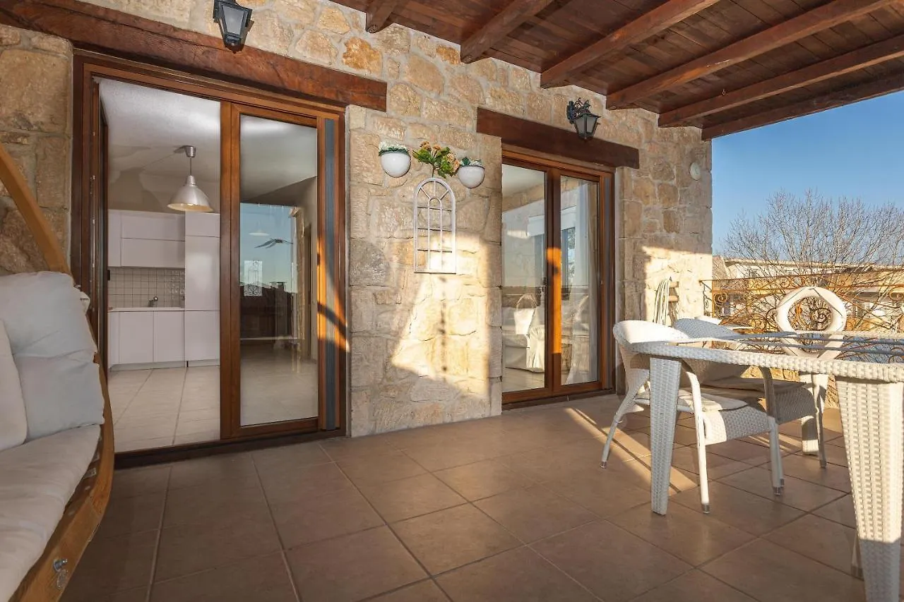 بيت للعطل Pure White Suite Elani سيفيري