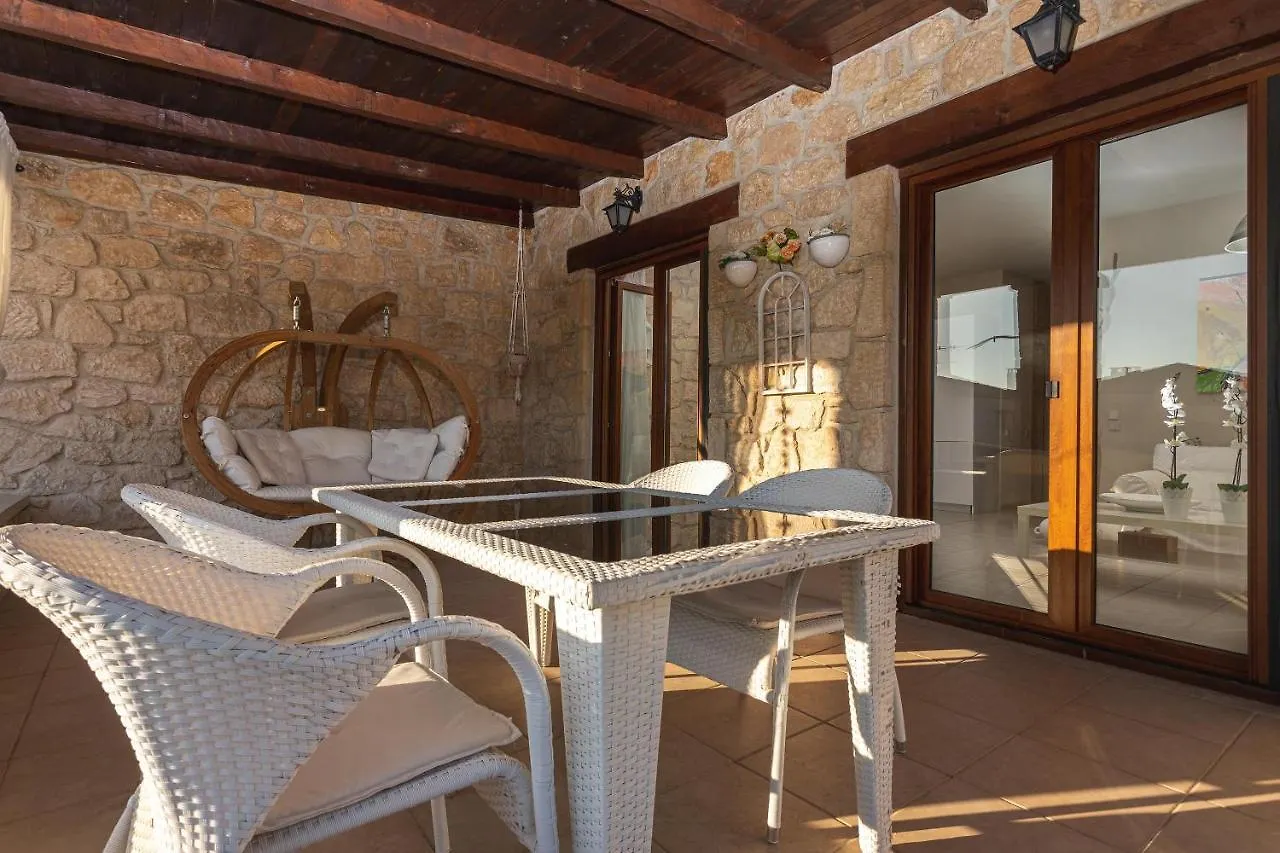Pure White Suite Elani سيفيري 0*,  اليونان