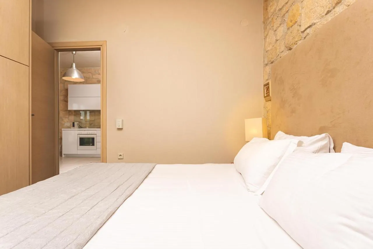 Semesterbostad Pure White Suite Elani Siviri