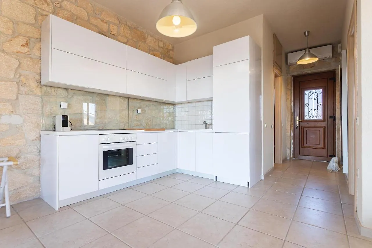 Pure White Suite Elani Siviri 0*,